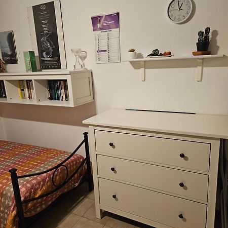 Stanza In Appartamento Privato Zona San Vitale Болонья Екстер'єр фото