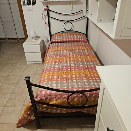 Stanza In Appartamento Privato Zona San Vitale Болонья Екстер'єр фото